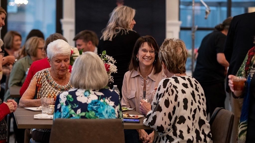 5 Great Advantages of Senior Living at The Chateau by Highlands